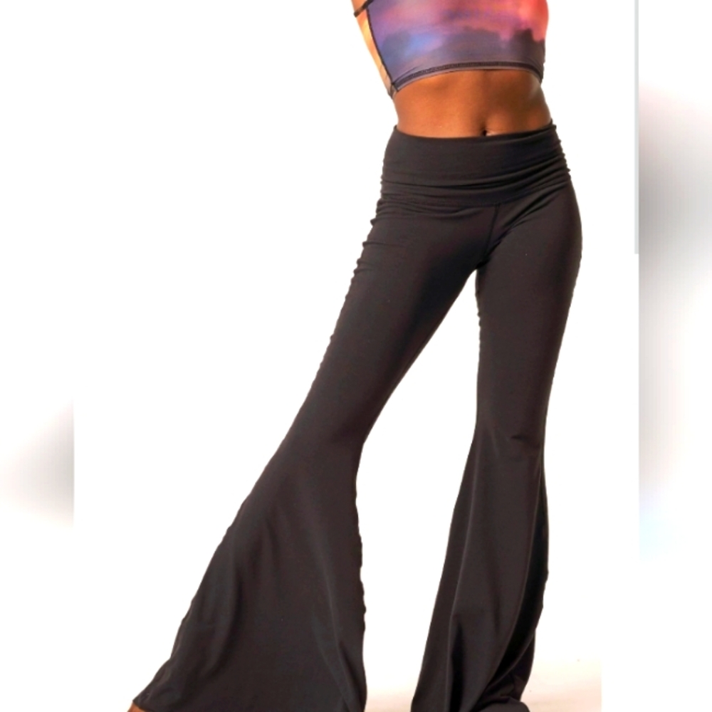 Black Teeki yoga bell bottoms